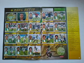 Álbum Liga 2003-2004 Este, colocas sin pegar.