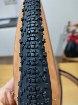 2 neumáticos bicicleta gravel o ciclocros INNOVA