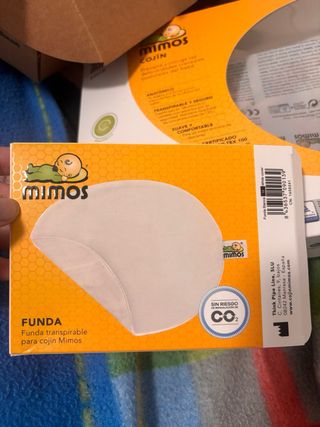 Cojín Mimos para bebé con funda