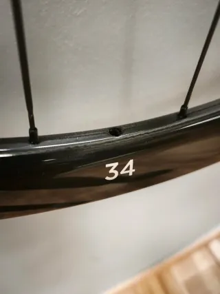 Ruedas Black Inc CARBON 34 Gravel