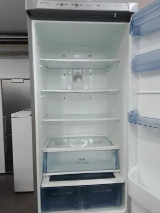 Nevera combi plateada