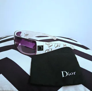 Gafas de sol Dior moradas y blancas