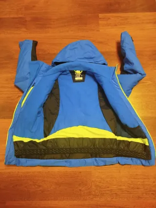 Conjunto de esquí Wedze para niño.