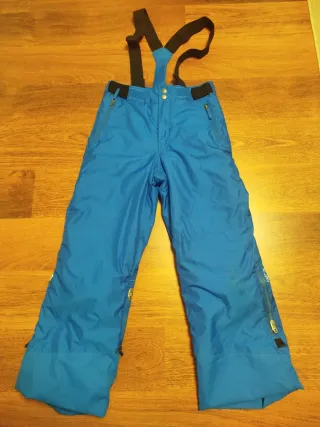 Conjunto de esquí Wedze para niño.