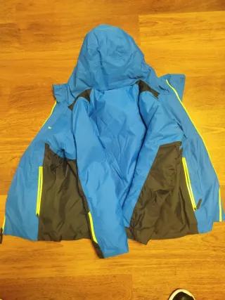 Conjunto de esquí Wedze para niño.