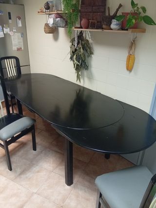 Mesa comedor extensible negra y 3 sillas