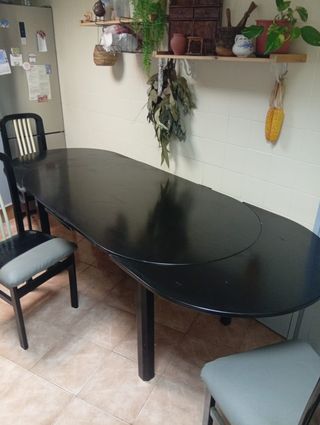 Mesa comedor extensible negra y 3 sillas