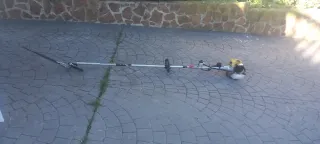 2 motosierras stihl, 1 desbrozadora, 1 cortaseto.