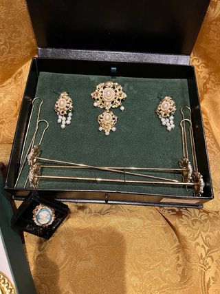 Traje de fallera niña siglo XVIII con manteletas