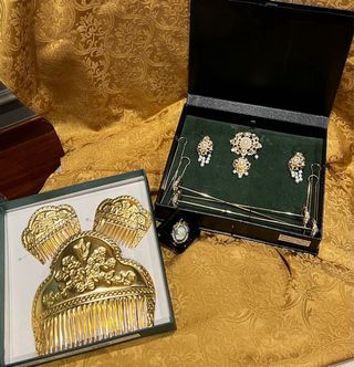 Traje de fallera niña siglo XVIII con manteletas