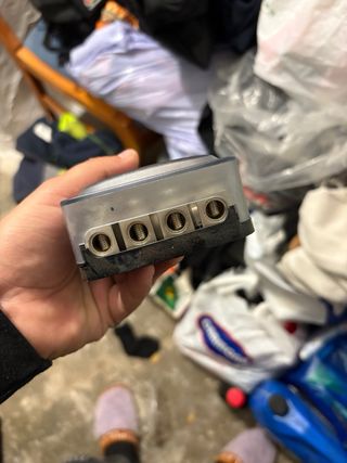 Subwoofer JBL Negro y Plateado kipus