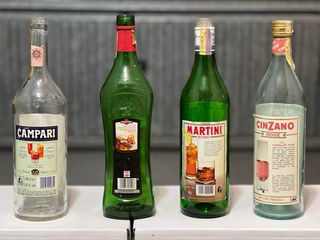 Bottiglie vuote da collezione Campari, Martini, Ci
