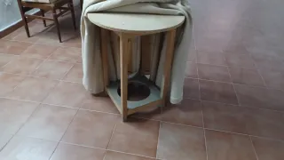 Mesa redonda de madera