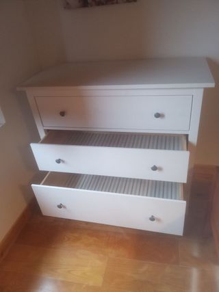 Cómoda Ikea Hemnes 3 cajones madera