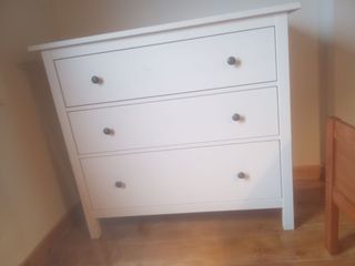 Cómoda Ikea Hemnes 3 cajones madera