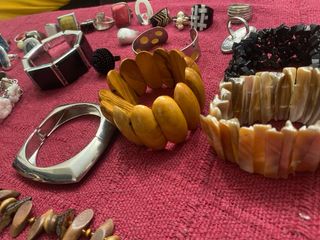 Lote Bisutería: Pulseras y Anillos