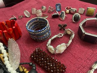 Lote Bisutería: Pulseras y Anillos