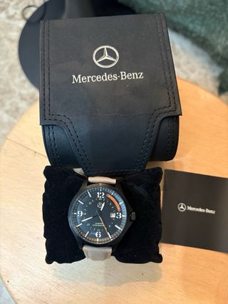 Reloj Mercedes-Benz Negro y Beige