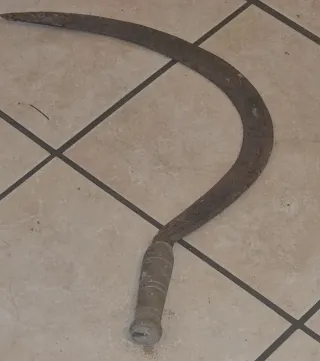 Falce piccola da restaurare