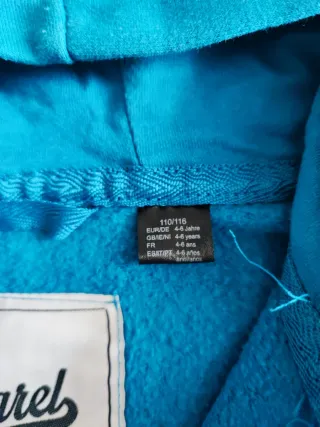 Felpa blu con cappuccio