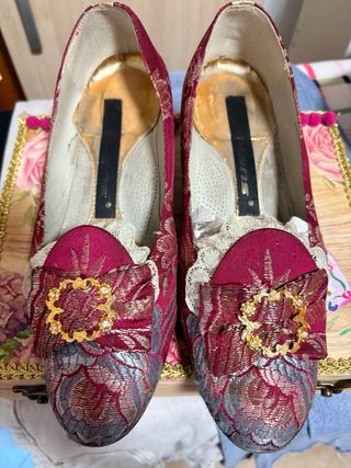 OFERTA SOLO HOY!!!Traje de Fallera fondo rojo