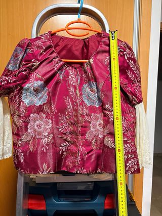 OFERTA SOLO HOY!!!Traje de Fallera fondo rojo