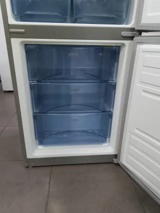 Nevera combi plateada