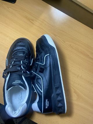 Zapatillas Valentino Garavani Negras T42