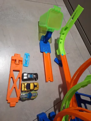 2 Circuitos Hot Wheels con coches