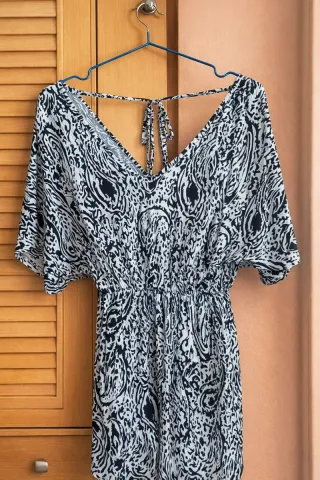 Mono corto estampado blanco y negro