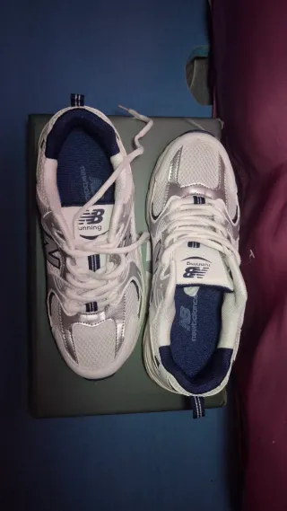 New Balance 530 Plata y Blanco. Como nuevas.