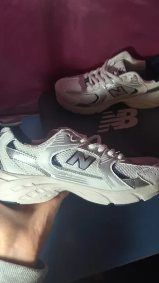 New Balance 530 Plata y Blanco. Como nuevas.