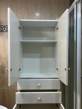 Mueble de baño blanco