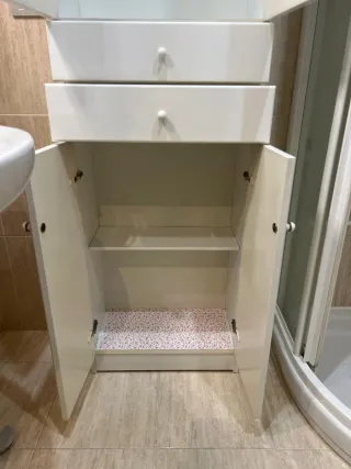 Mueble de baño blanco