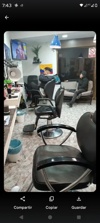 SE VENDE BARBERIA EN BARCELONA