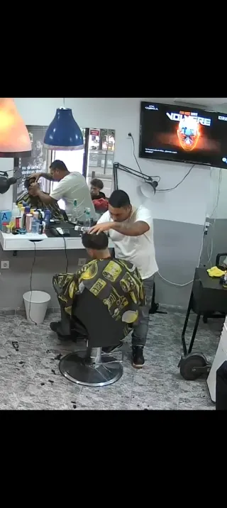 SE VENDE BARBERIA EN BARCELONA