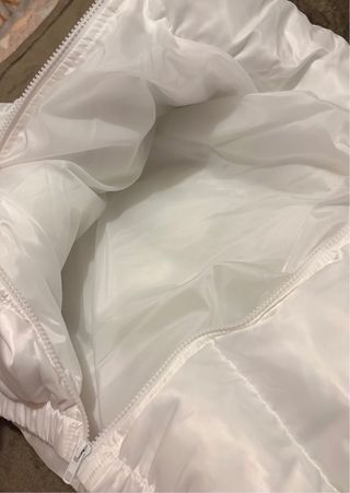 Chaqueta corta acolchada blanca