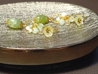 Orecchini fiori murano,giada verde,acciaio