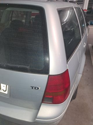 Volkswagen Golf Variant TDI 110 CV