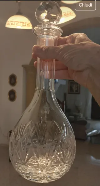 Bottiglia in cristallo intagliato misura cm 33