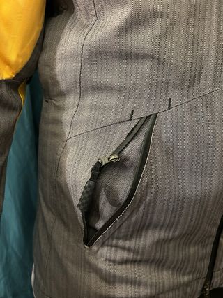 Chaqueta Vans Gris y Amarilla