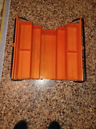 Caja de Herramientas Naranja