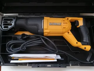 Sierra de sable eléctrica DeWalt