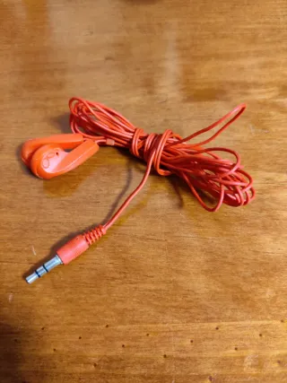 Auriculares diversas marcas como Samsung y Nokia