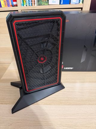 Mini PC Gaming Negro y Rojo