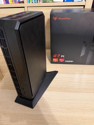 Mini PC Gaming Negro y Rojo