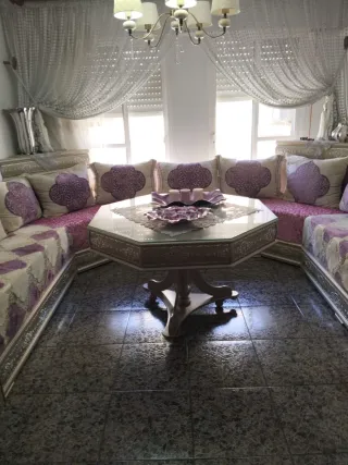 Sofá Marroquí Morado y Blanco