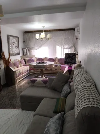 Sofá Marroquí Morado y Blanco