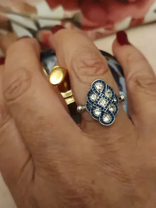 Anillo plateado azul circonitas