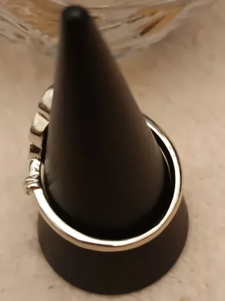 Anillo plateado azul circonitas